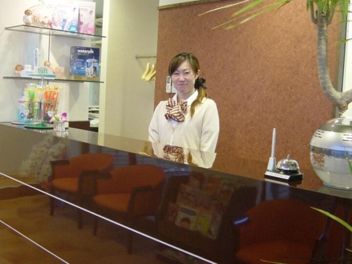 歯列矯正敬愛歯科クリニック　受付カウンター